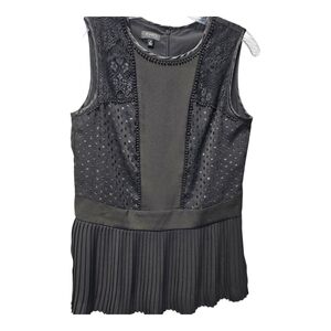 Jones New York Size 6 Whimsygoth Black Lace & Pleated Peplum Hem Sleeveless Top-